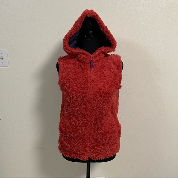 Mini Boden Vest Youth Size 13-14 Red Shaggy Fleece Hoodie Vest full zip - Picture 1 of 17